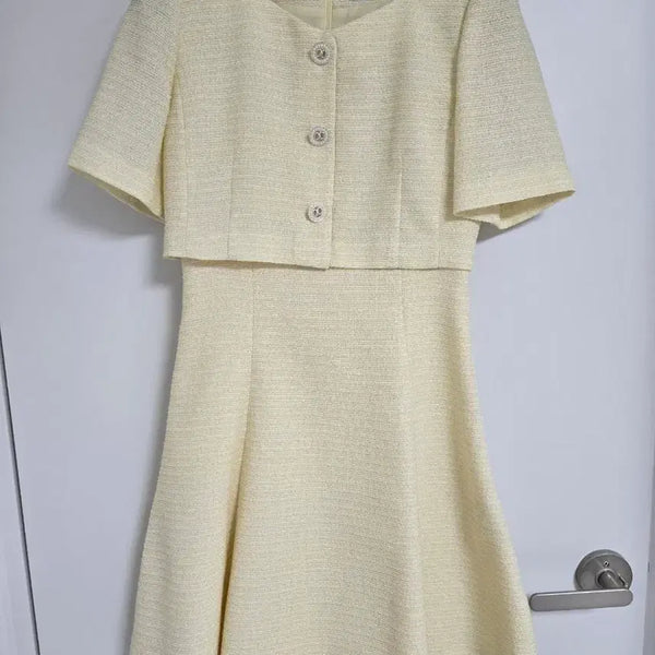[BUNJANG] Line Tweed One-Piece Dress for Summer, Guest, and Date Looks / 라인 여름 트위드 원피스 하객 데이트