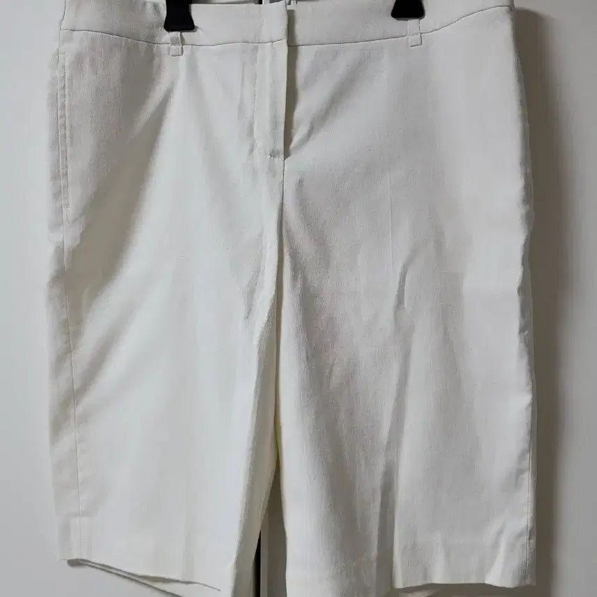 [BUNJANG] Hazzys Women's White Dressy Shorts / 헤지스 여성화이트 반바지 정장 스타일