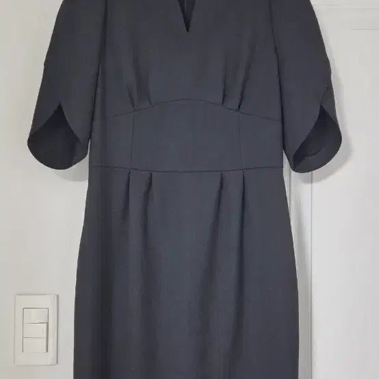 [BUNJANG] Moje Espoir Black V-Neck Puff Sleeve Dress / 모조에스핀 원피스