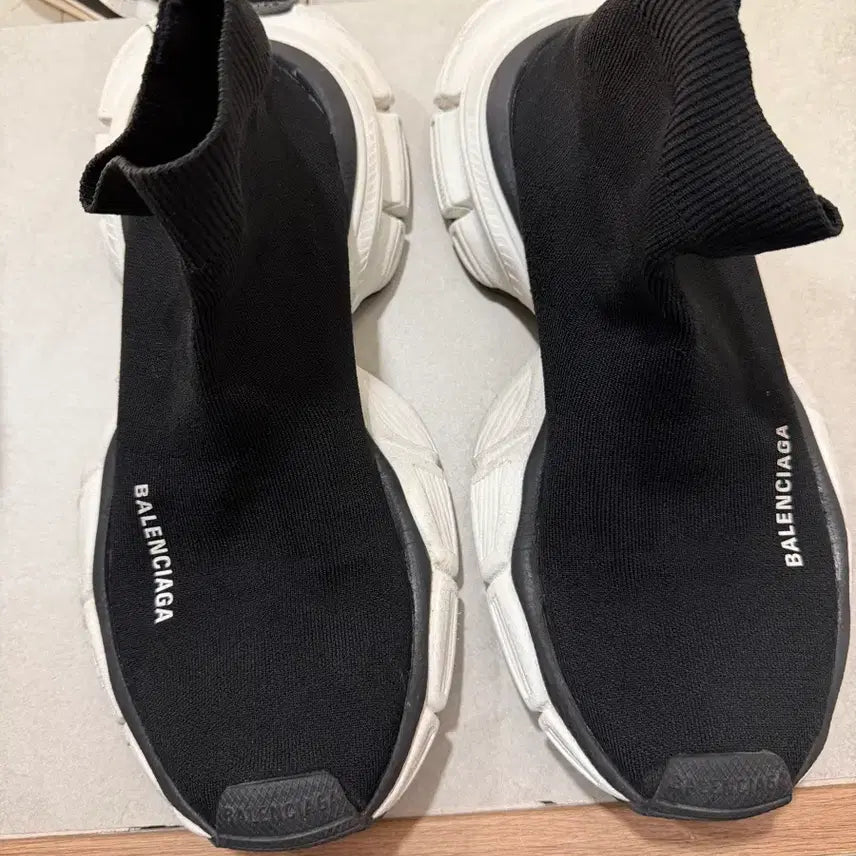 [BUNJANG] Balenciaga Speedrunner 3XL Black Sneakers / 발렌시아가 스피드러너 3XL