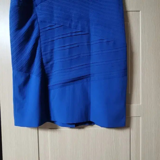 [BUNJANG] Isabelly Blue Pattern Midi Skirt Size 66 / 이사베이 블루 패턴 미디 스커트 66size