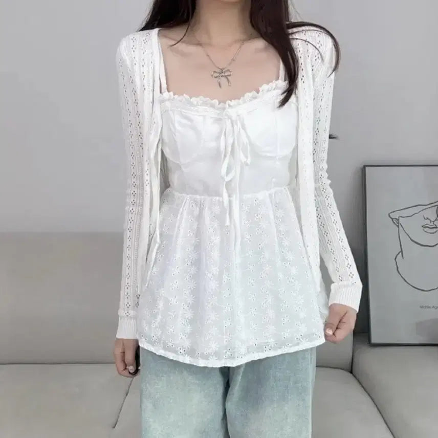 [BUNJANG] Lovely Lace Sleeveless Blouse / 에이블리 화이트 러블리 레이스 나시 블라우스