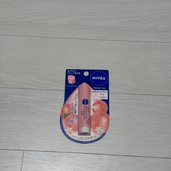 [BUNJANG] Nivea Peach Vanilla Lip Balm (Japan) / 일본 니베아 복숭아 바닐라 립밤