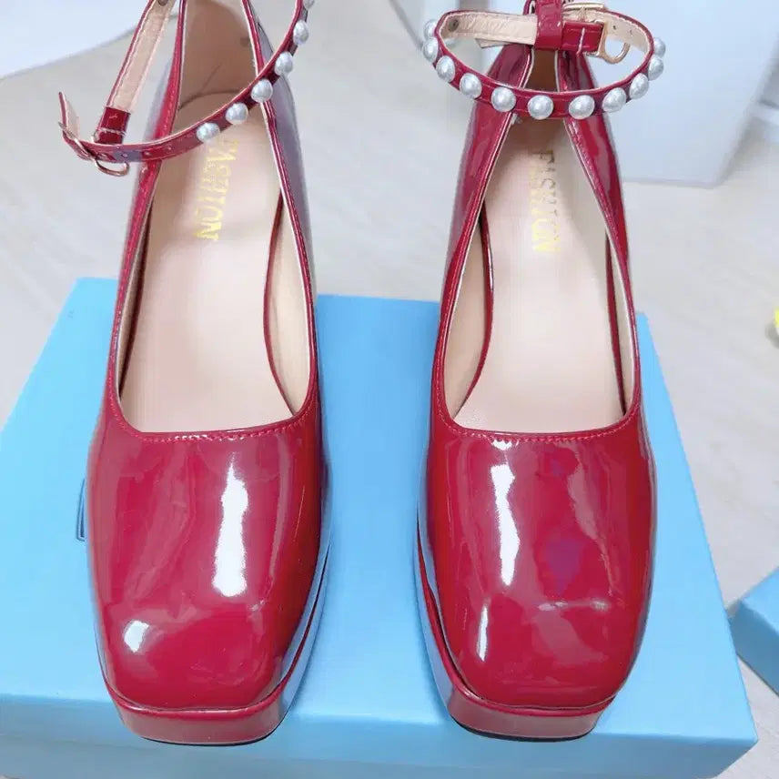 [BUNJANG] Red Enamel Pearl Embellished Mary Jane Pumps / 레드 에나멜 진주 장식 펌프스힐