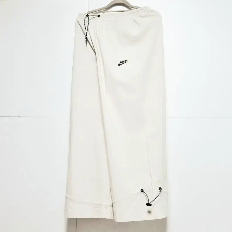 [BUNJANG] Nike Women's Woven Lightweight Wide Pants / 여성 상태양호 나이키 스트릿 와이드 우븐 경량 팬츠 바지 여름 트레이닝복