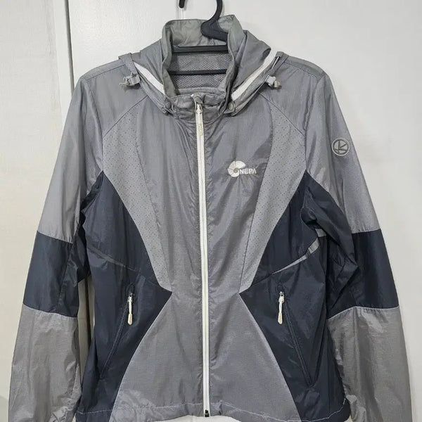 [BUNJANG] Nepa Women's Windbreaker Jacket Size L (100) / 네파 여성 바람막이 L 100