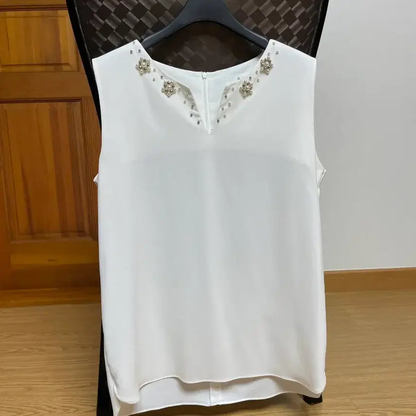 [BUNJANG] Cubic Bead Sleeveless Blouse - Set of 2 / 큐빅 비즈 장식 민소매 블라우스 두개 일괄