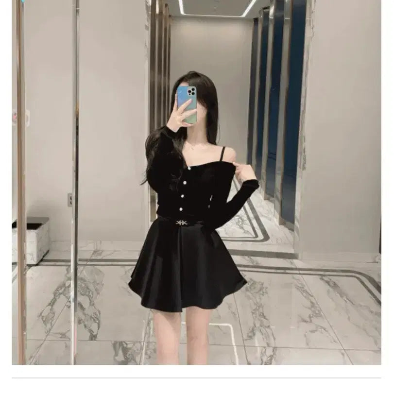 [BUNJANG] Mielle Asymmetrical Off-the-Shoulder Top & Flare Skirt Set / 미엘르 언발오프숄더 + 플레어스커트 set