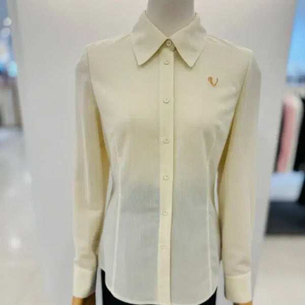 [BUNJANG] It Misha Emblem Blouse Shirt Cream Size 55 / 새제품.잇미샤 엠블럼 블라우스 셔츠 55사이즈 크림색상