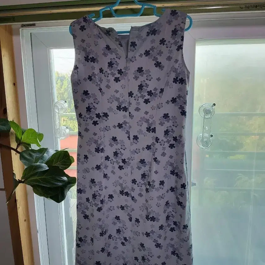 [BUNJANG] Floral Sleeveless Midi Dress / [ 단아하고 부드러운 플라워 패턴 민소매 원피스 ]