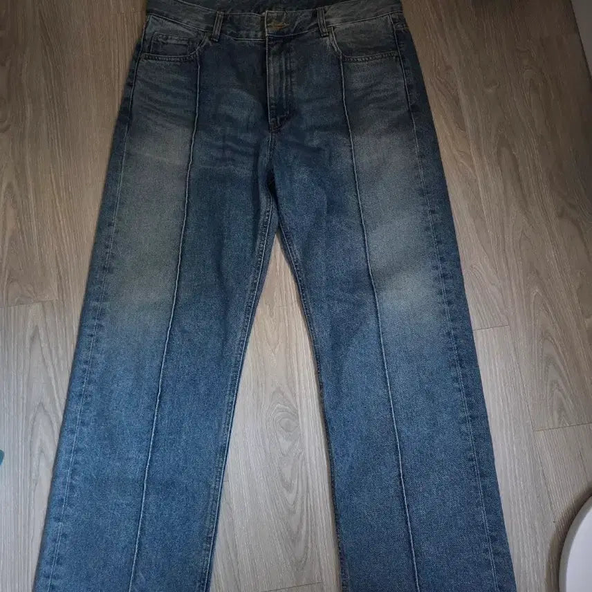 [BUNJANG] Uniform Bridge Wide Fit Mid-Blue Denim Jeans (Size 32-34) / 유니폼브릿지 정품 와이드 중청 32-34청바지