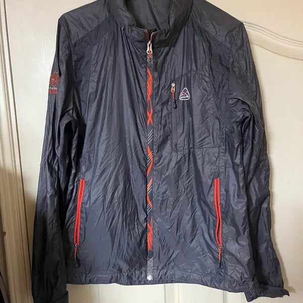 [BUNJANG] Montagne Women's Windbreaker Jacket Black / 몬타뉴 바람막이 자켓 블랙