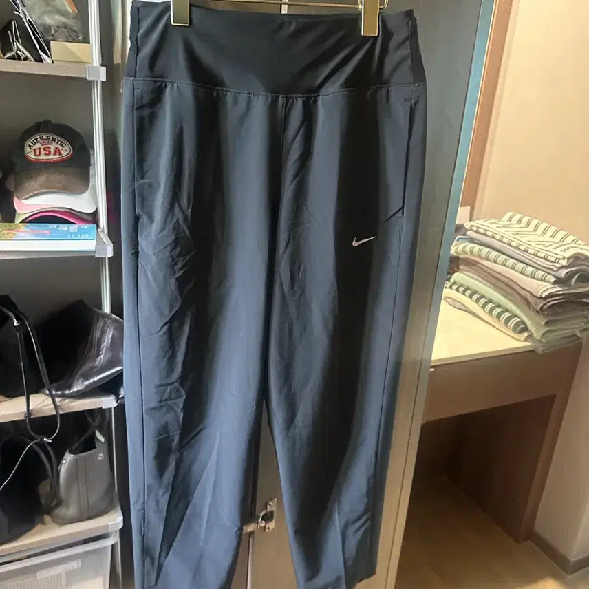 [BUNJANG] Nike Men's Sportswear Shorts (Medium) / 나이키 바지 운동복 (미듐)