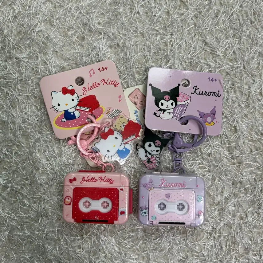 [BUNJANG] Sanrio Hello Kitty & Kuromi Cassette Voice Recorder Keychain Set / (미사용 세트) 산리오 헬로키티 쿠로미 카세트 녹음기 키링 세트