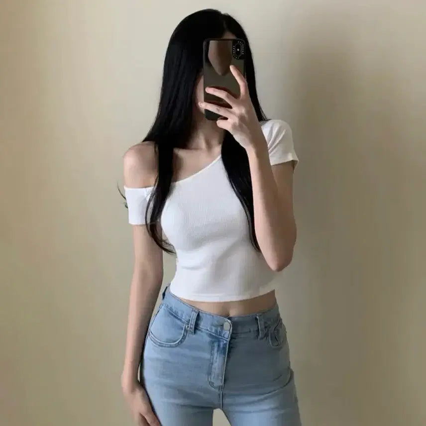 [BUNJANG] Delaline Made Asymmetric One-Shoulder Cropped T-Shirt White / 델라인 MADE 언발란스 원숄더 크롭티셔츠 화이트