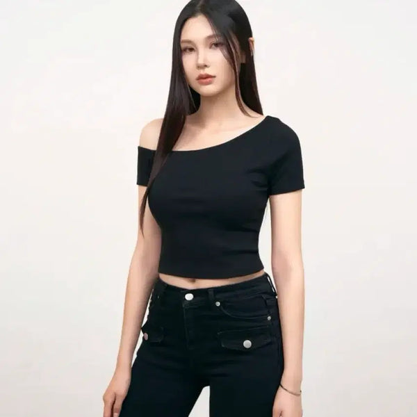 [BUNJANG] Delline Made Asymmetrical One-Shoulder Crop T-Shirt Black / 델라인 MADE 언발란스 원숄더 크롭티셔츠 블랙