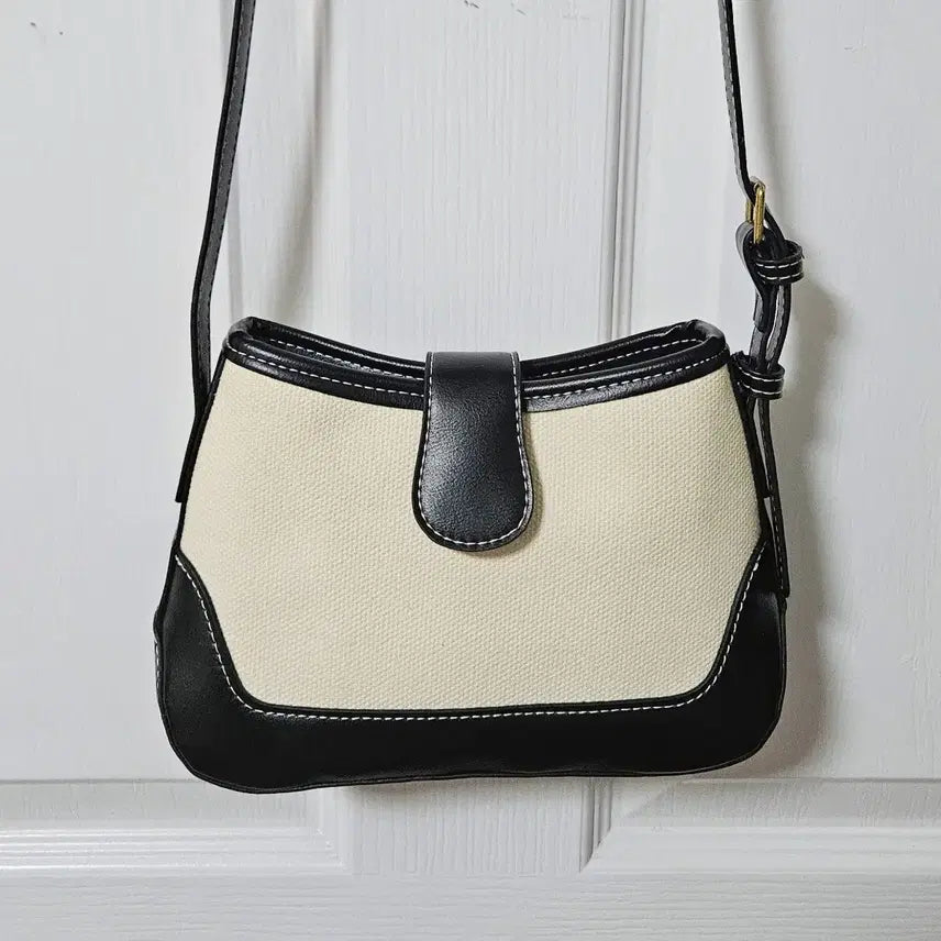 [BUNJANG] Canvas Leather Colorblock Stitch Shoulder Bag / 캔버스 레더 블랙 숄더백 배색 스티치 검정 가방 가죽