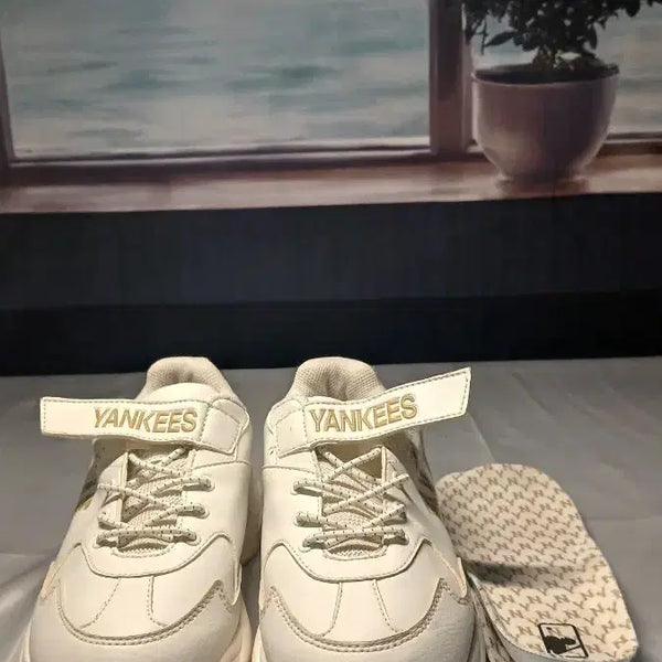 [BUNJANG] MLB Yankees Chunky Sneakers / MLB 양키스 어글리슈즈