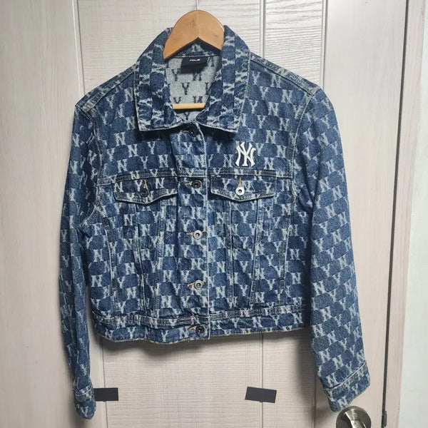 [BUNJANG] MLB NY Monogram Cropped Denim Jacket (Blue, XS) / MLB NY 모노그램 크롭 데님 자켓 (Blue) (XS 85)