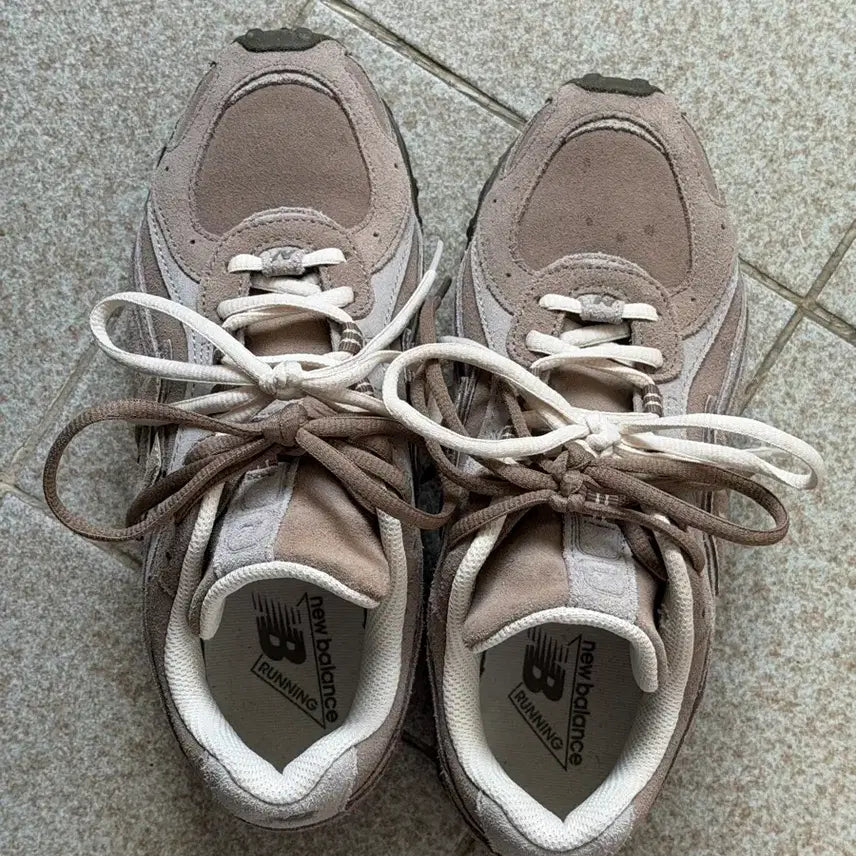 [BUNJANG] New Balance 204L Suede Mushroom Arid Stone / 뉴발란스 204L 스웨이드 머쉬룸 애리드 스톤