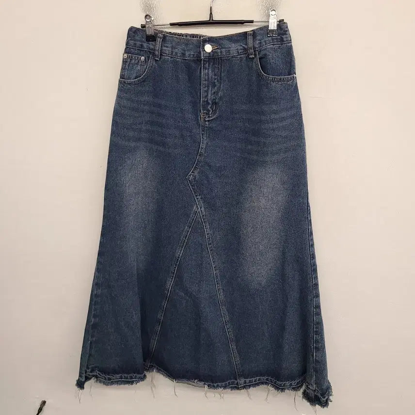 [BUNJANG] Washed Denim Skirt with Back Elastic Band (Women's Size 77-88) / [여성77~88 size] 워싱 데님 뒷밴딩 치마 청치마