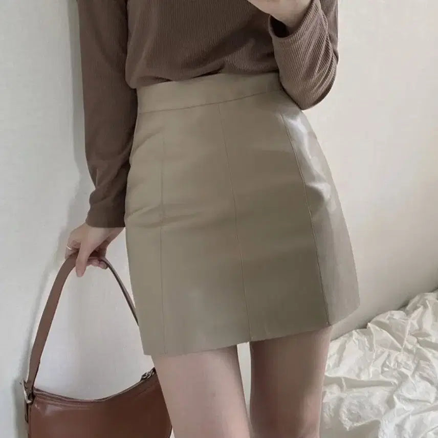 [BUNJANG] Ha-bi Unni Faux Leather Mini Skirt 3 Colors / 새상품) 하비언니 레더 미니스커트 3color 인조 가죽 꾸안꾸 데일리룩