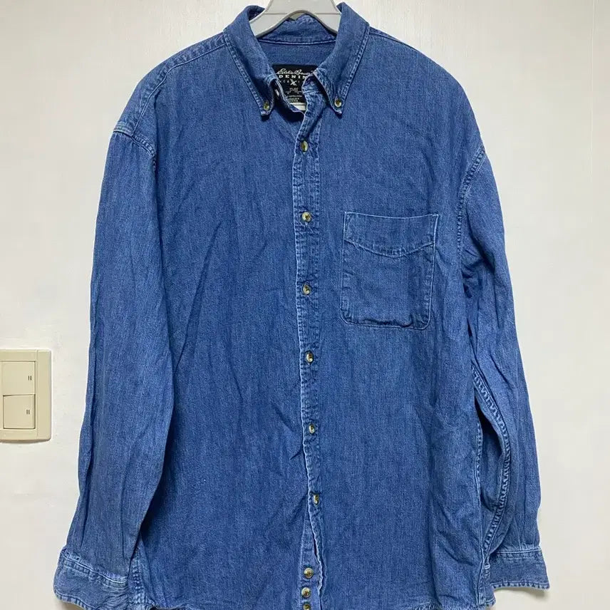 [BUNJANG] Eddie Bauer Button-Down Denim Shirt - Size M / [EDDIE] 에디바우어 버튼다운 데님셔츠 M사이즈