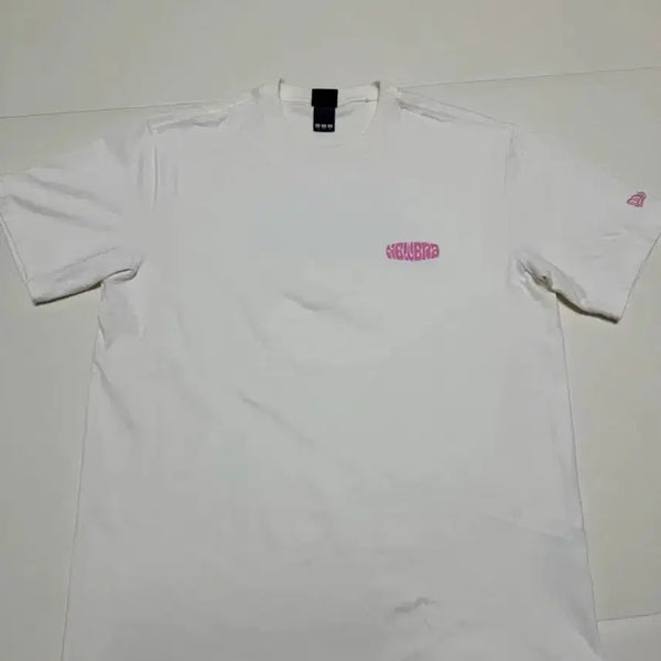 [BUNJANG] New Era World Bag Logo Short Sleeve T-Shirt (Ivory, Size 110) / (상태SS,판매6) 뉴에라 기능성 월드백로고 반팔티셔츠 110