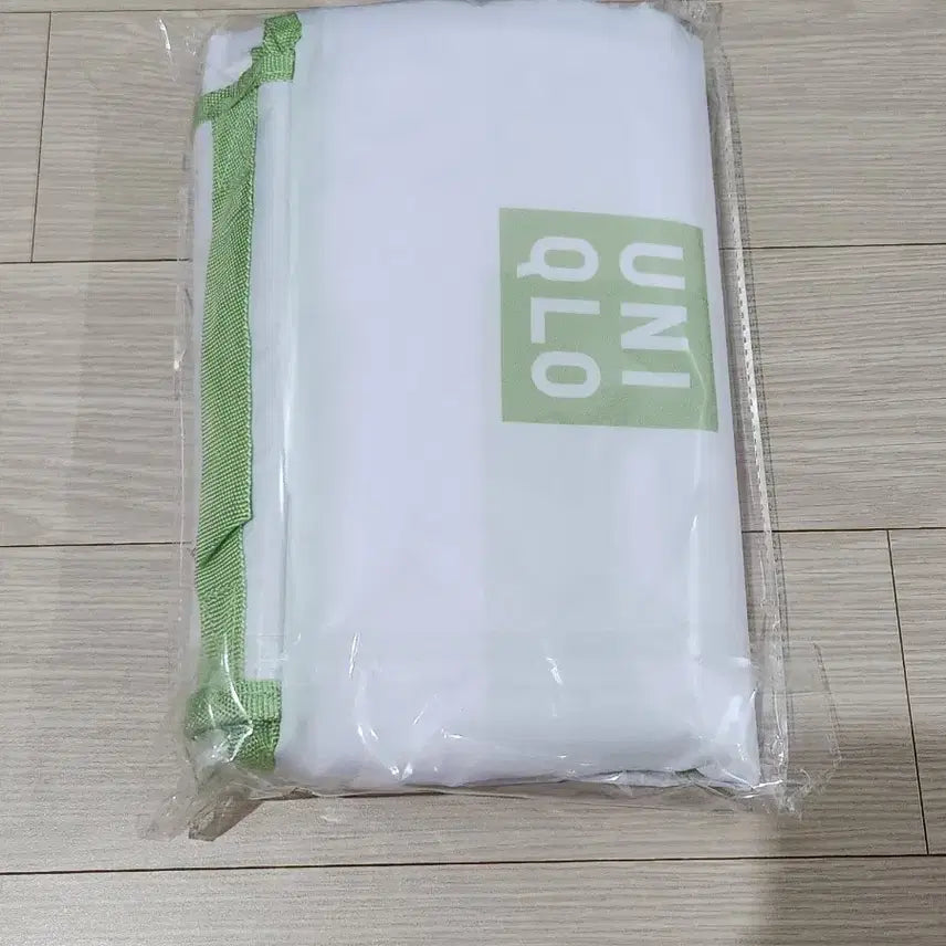 [BUNJANG] Uniqlo Picnic Mat Blanket Green / 유니클로 피크닉매트 돗자리 새제품