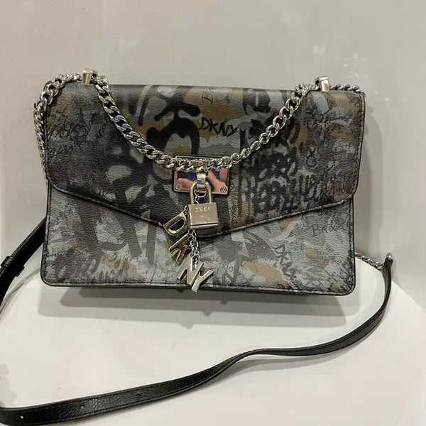 [BUNJANG] DKNY Graffiti Chain Shoulder Bag / DKNY 그래피티 체인 숄더백