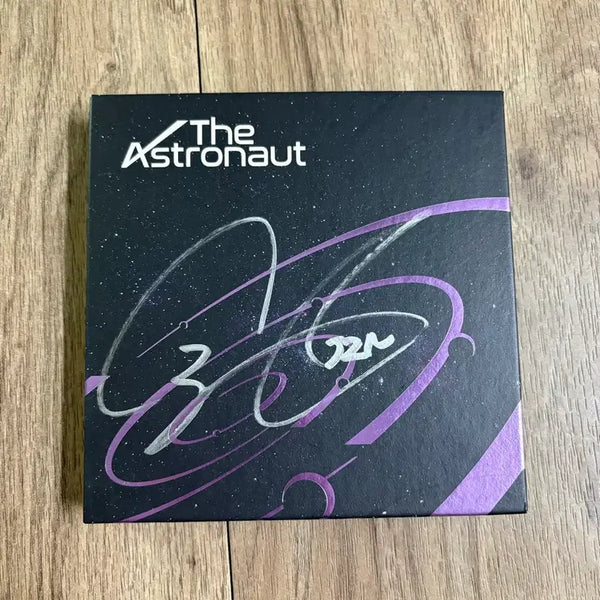 [BUNJANG] BTS Jin The Astronaut Autographed Album / BTS 진 The Astronaut 싸인 앨범