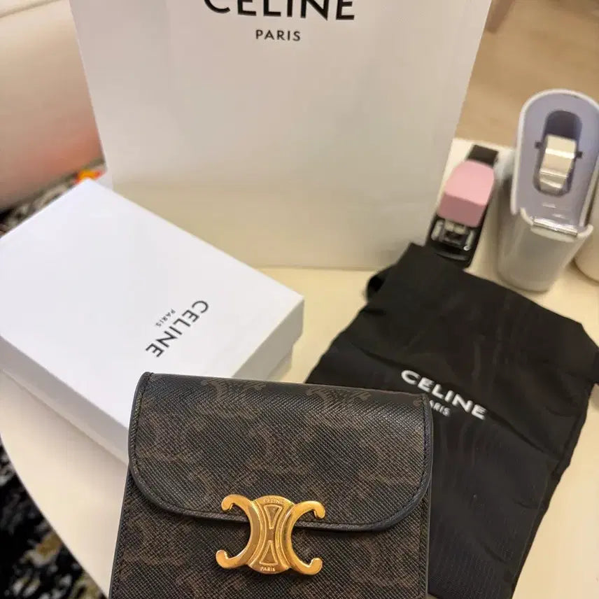 [BUNJANG] Celine Triomphe Card Holder / 셀린느 트리옹프 카드지갑