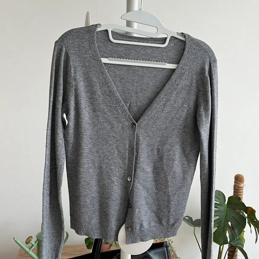 [BUNJANG] Basic V-Neck Cardigan - Charcoal Grey / 그레이 차콜 기본 브이넥 가디건 새상품