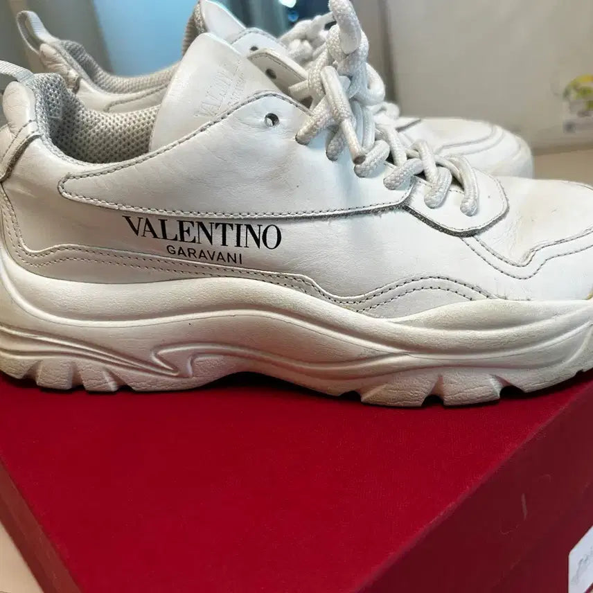 [BUNJANG] Valentino Sneakers White Leather / 발렌티노 36반 운동화