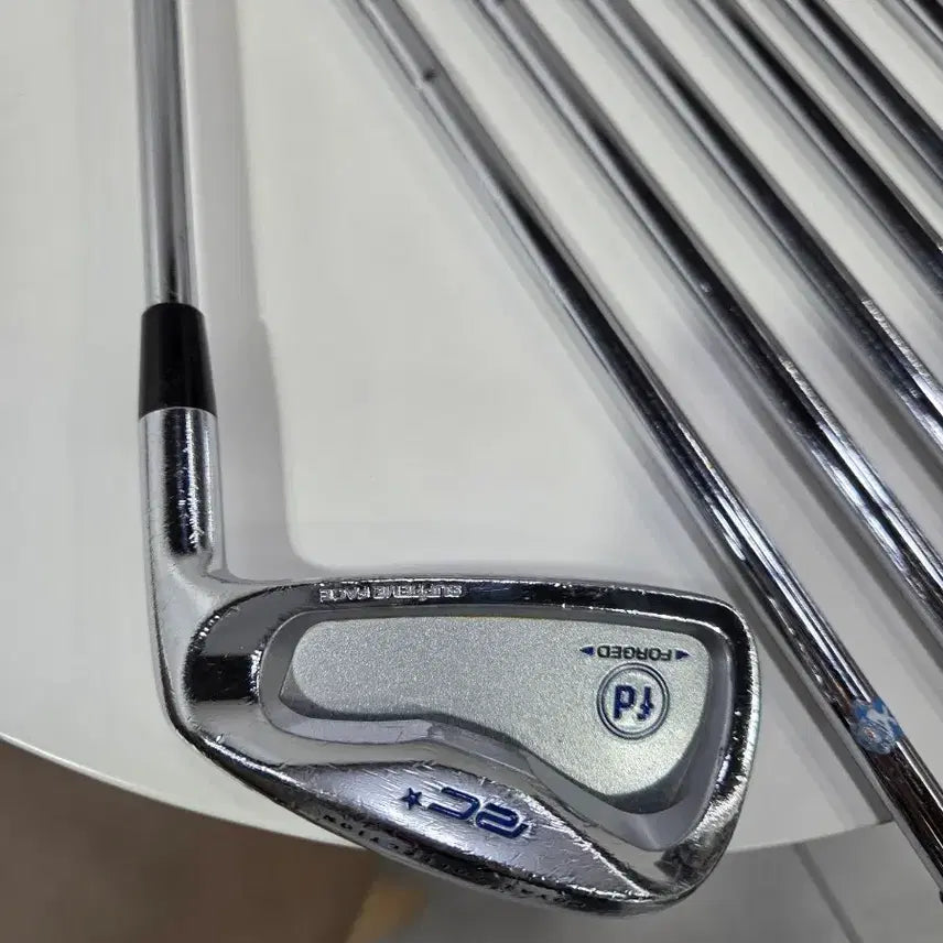 [BUNJANG] Royal Collection RC FD Forged Pocket Cavity Back Iron Set / 로얄컬렉션 아이언세트 4-P
