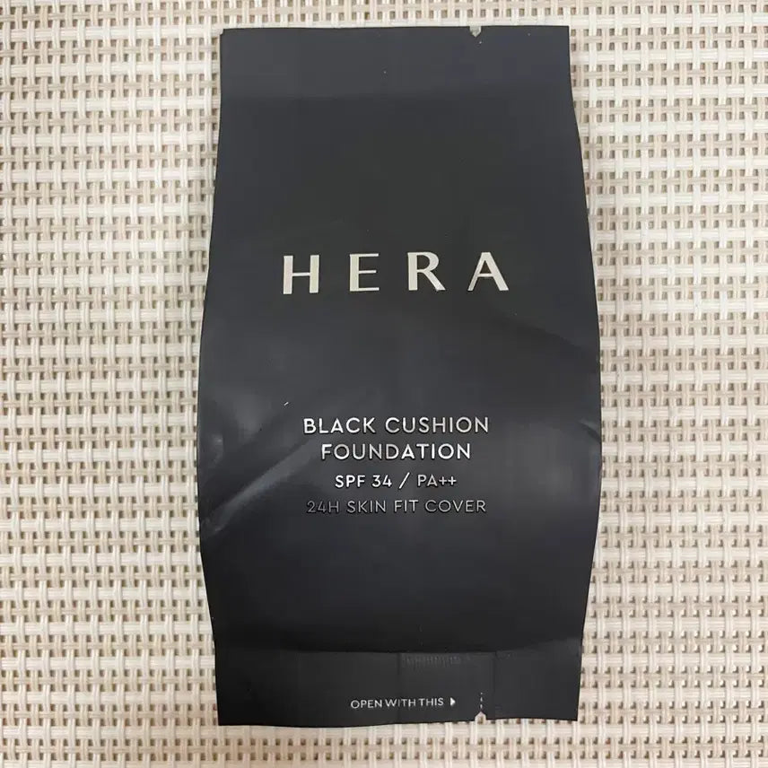 [BUNJANG] Hera Black Cushion Refill 21N1 Vanilla / (새상품) 헤라 블랙쿠션 21n1 바닐라 리필