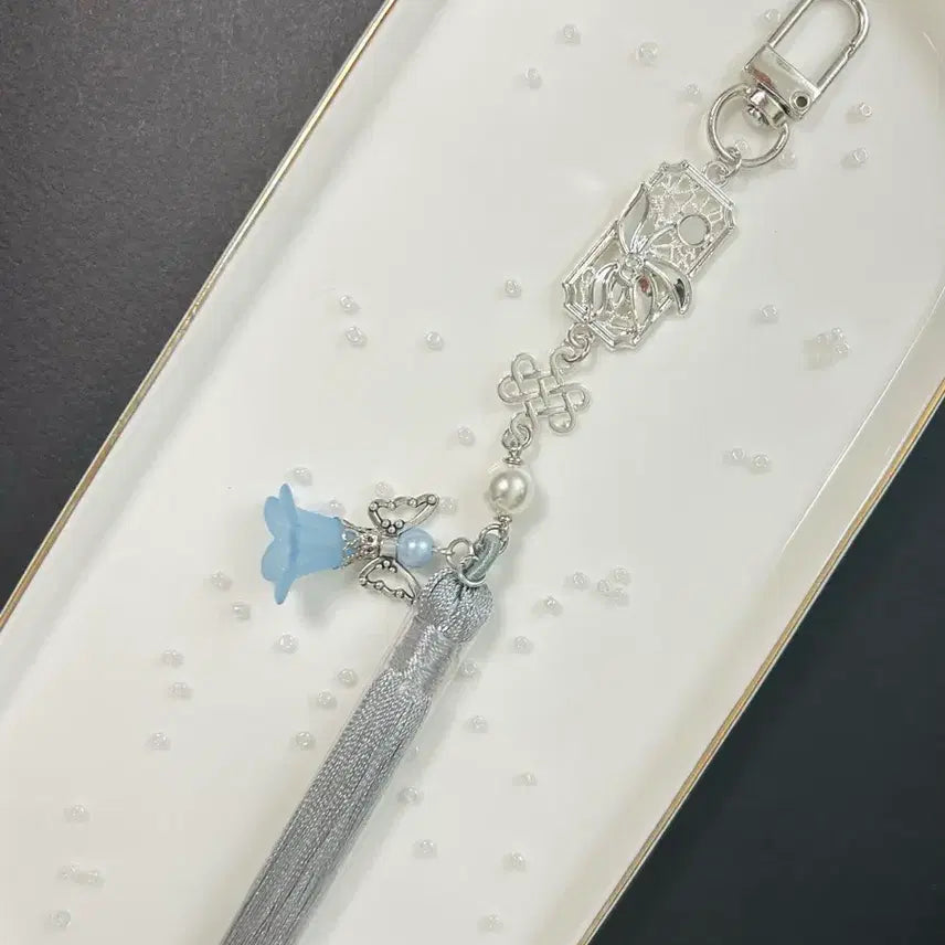 [BUNJANG] Handmade Oriental Style Wolhayeon Tassel Keychain / [핸드메이드/수공예] 월화연 키링 (동양풍)