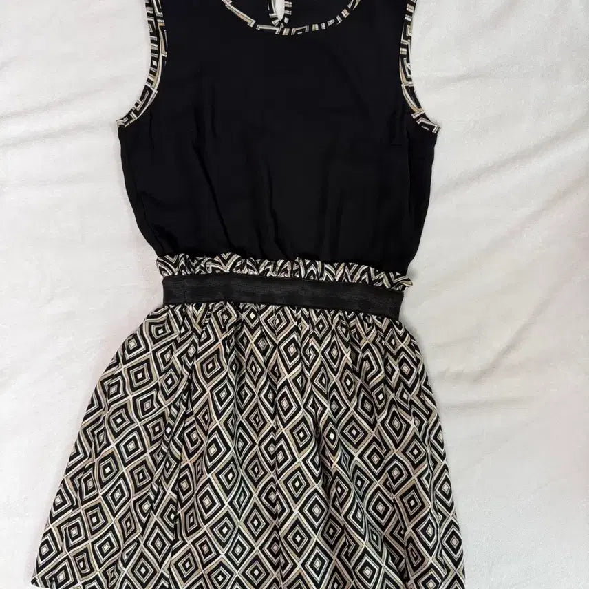 [BUNJANG] PISCES Midi Dress with Built-in Shorts / PISCES 원피스 (속바지 내장)