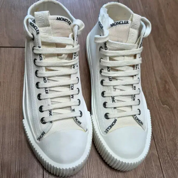 [BUNJANG] Moncler White High-Top Sneakers / 몽클레어 화이트 하이탑 스니커즈