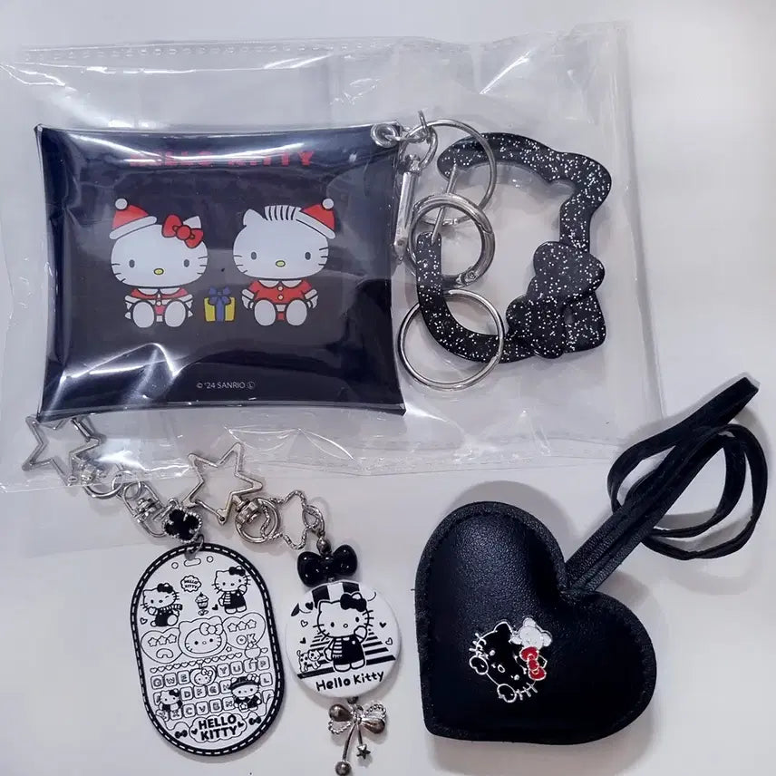 [BUNJANG] Roselee Farm My Percent Hello Kitty Carabiner (Christmas Edition) / 로즈리팜 미퍼센트 헬로키티 카라비너 팝니다