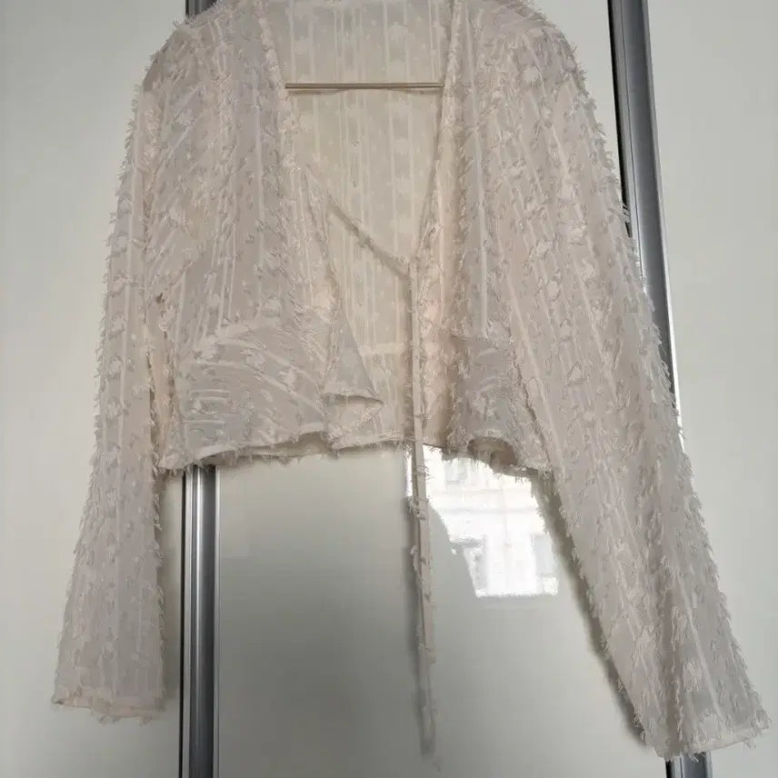 [BUNJANG] Atelier NAIN Feather Ruffle Cropped Blouse - Size S / 아틀리에 나인(NAIN) 페더 러플 크롭 블라우스 S