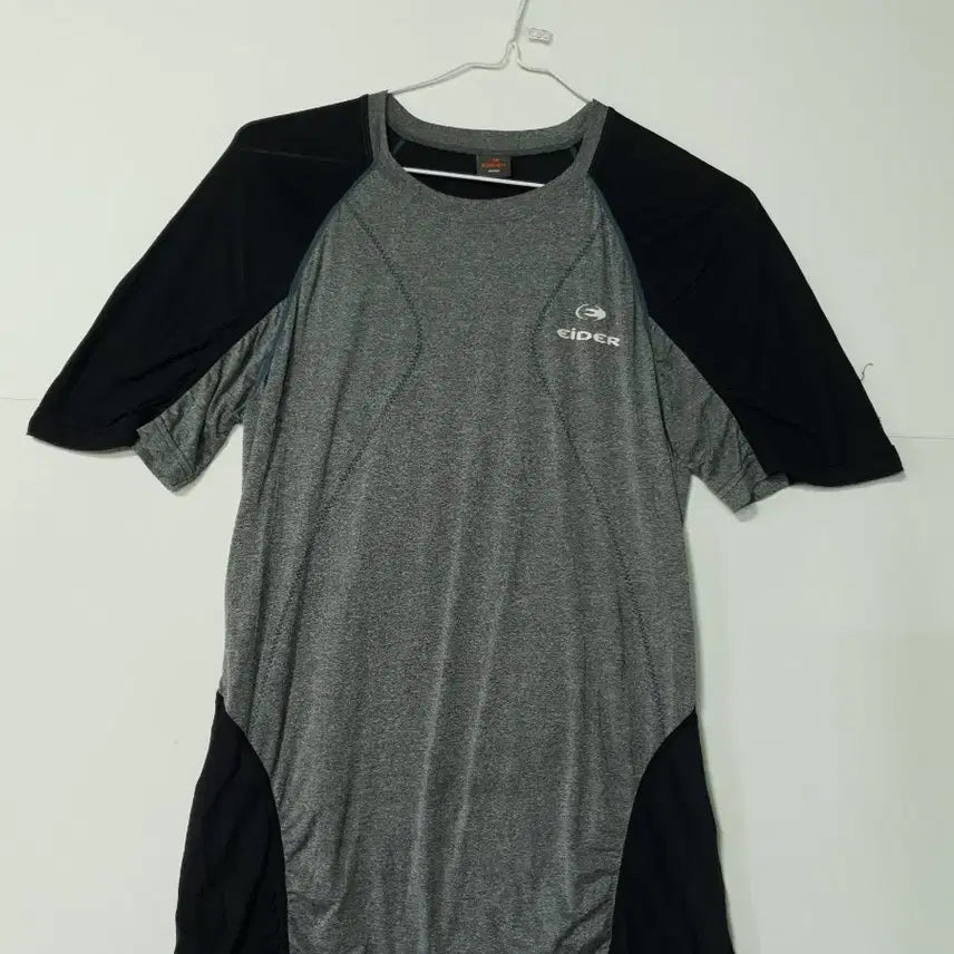[BUNJANG] Eider Functional Spandex Short-Sleeve T-Shirt / 아이더 기능성 등산 스판 반팔 티셔츠 ㅡ0350