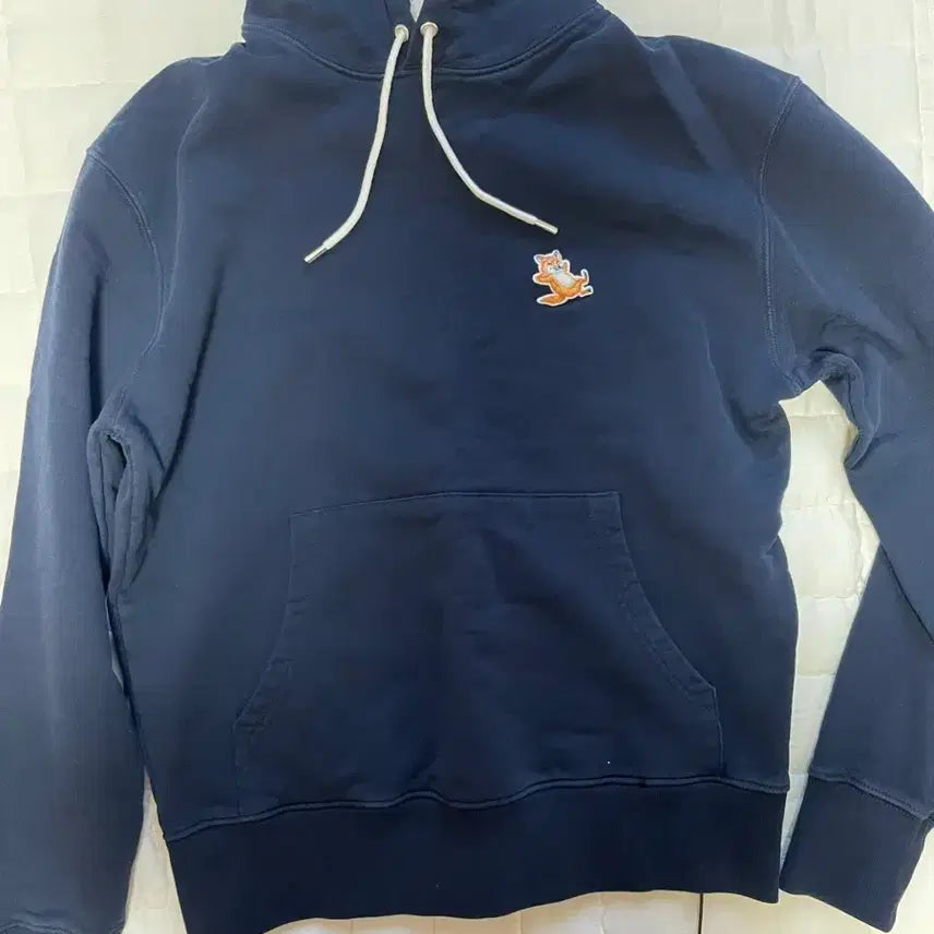 [BUNJANG] Maison Kitsuné Chilax Fox Patch Classic Hoodie Navy M / 메종키츠네 칠랙스 폭스 패치 클래식 후드티 네이비 M(보증서 O)