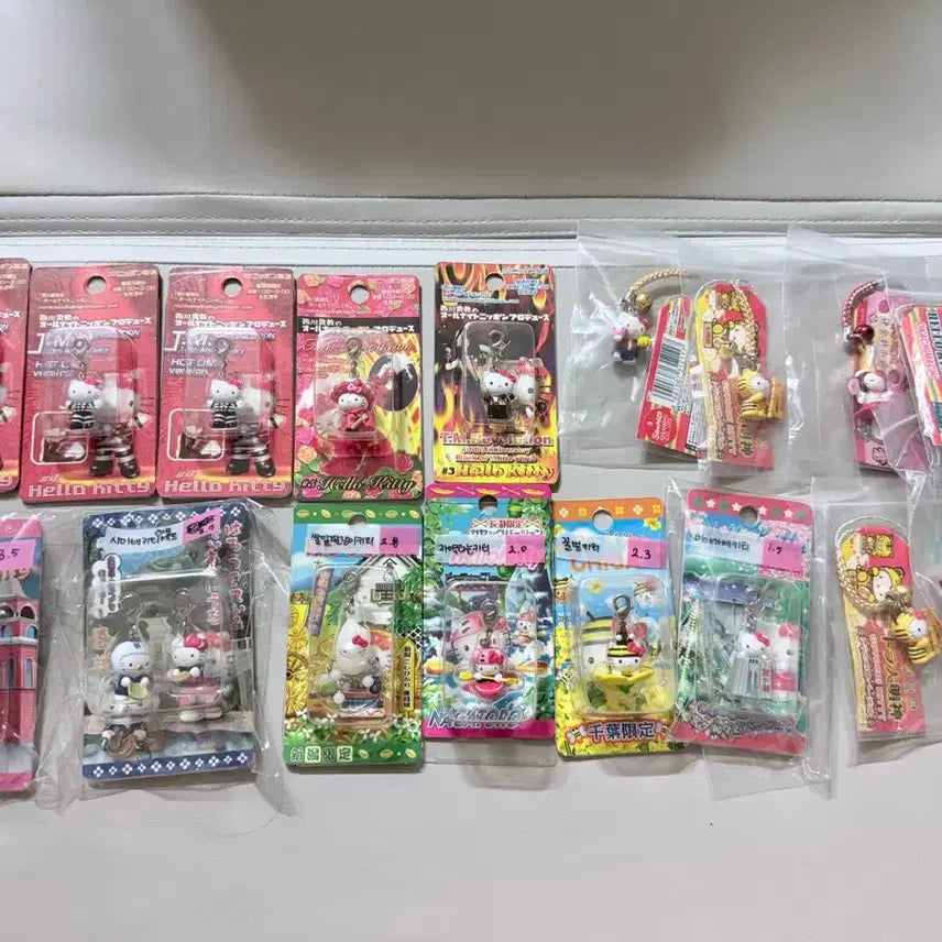 [BUNJANG] Vintage Hello Kitty Strap Bundle / 고전 헬로키티 스트랩 일괄 할인세일