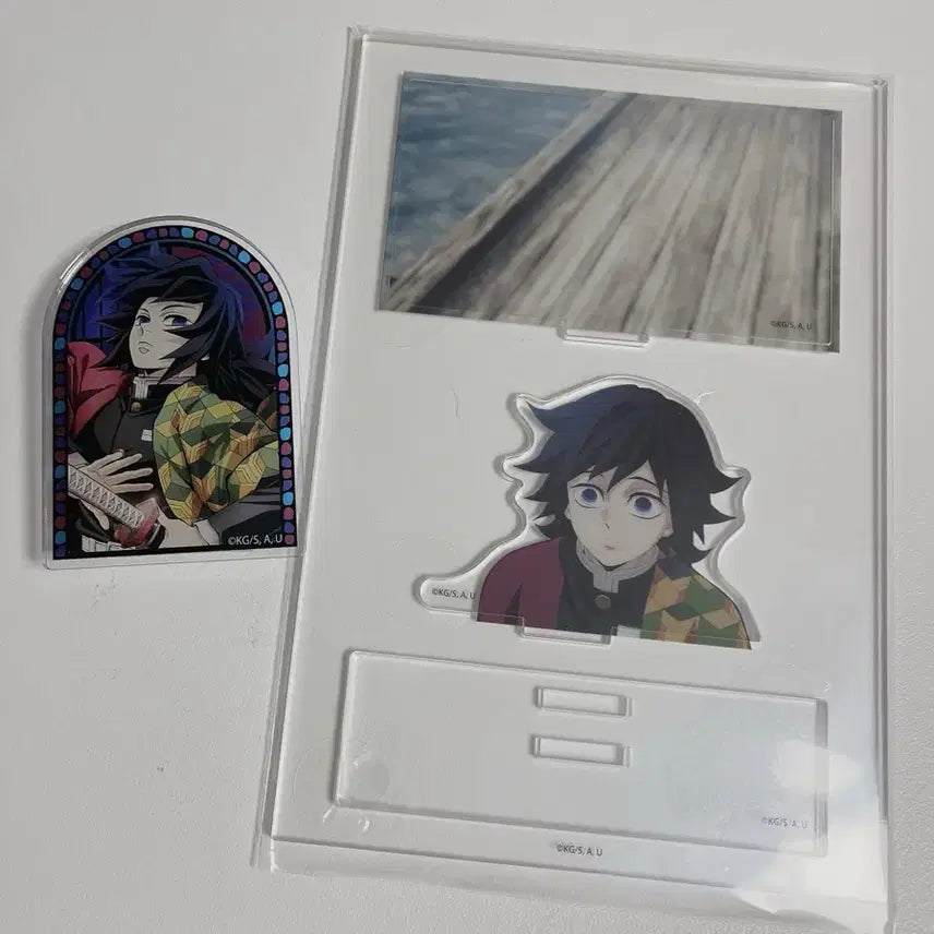 [BUNJANG] Demon Slayer: Kimetsu no Yaiba Tomioka Giyu Acrylic Stand & Clamp Badge Bundle Set / 일괄) 귀멸의 칼날 토미오카 아크릴 스탠드 집게 뱃지 미니 디오라마