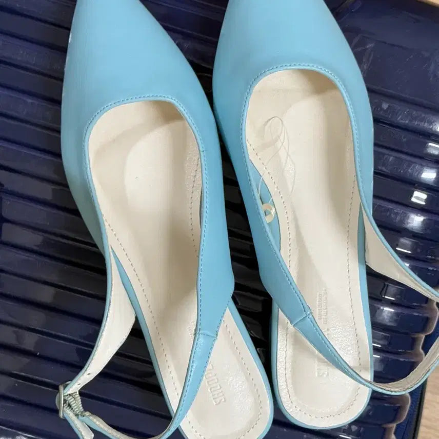 [BUNJANG] SHOOPEN Sky Blue Strap Flat Shoes / SHOOPEN 숄더 스트랩 플랫 슈즈 하늘색