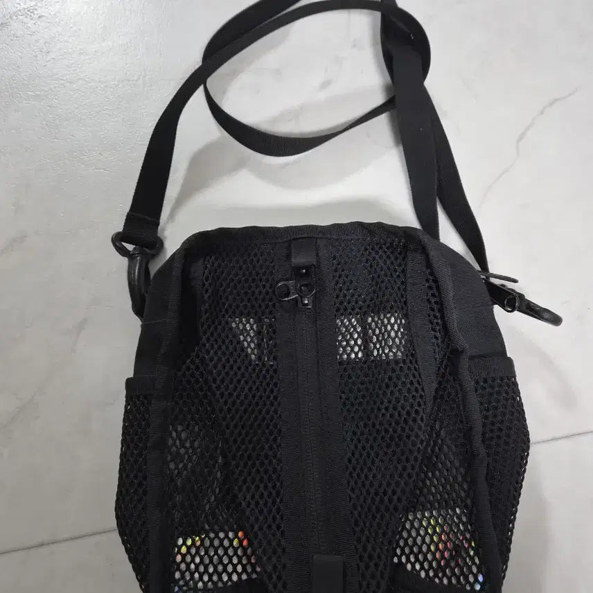 [BUNJANG] Carbut Mesh Small Crossbody Bag / 카브엠트 메쉬 스몰백 크로스백