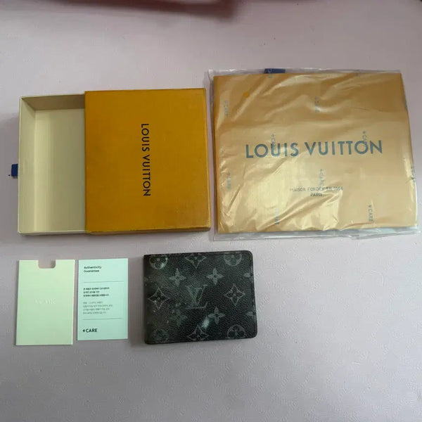 [BUNJANG] Louis Vuitton x Galaxy Limited Edition Bifold Wallet / (새상품급민트급)루이비통 한정판 갤럭시 반지갑