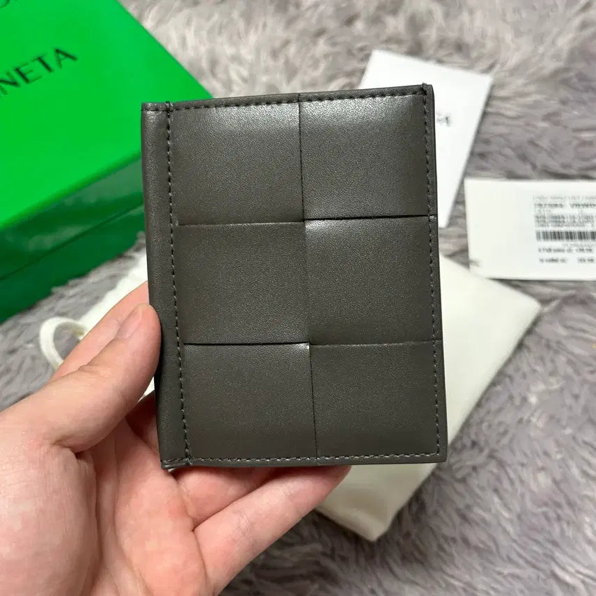 [BUNJANG] Bottega Veneta Maxi Flap Two-Tone Organizer Card Wallet - Grey/Sky Blue / [미사용/새상품] 보테가베네타 맥시 플랩 투톤 오거나이저 카드지갑 그레이