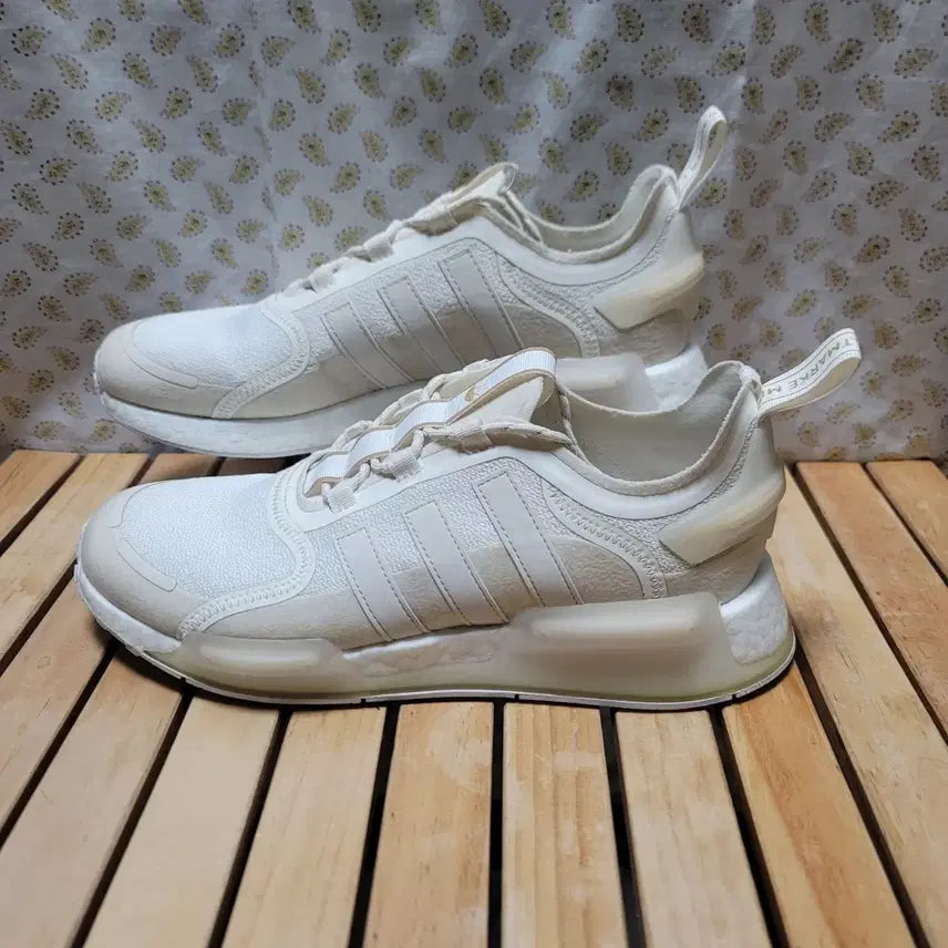 [BUNJANG] Adidas NMD V3 Sneakers Size 260 / 아디다스 엔엠디 운동화 260